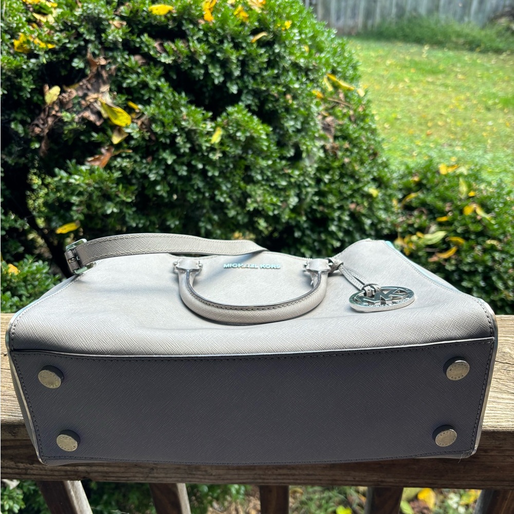 Michael Kors Authentic Taupe Satchel Bag/Shoulder/Crossbody - Picture 7 of 11